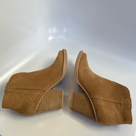 Dolce Vita Pointed Toe Tan Suede Leather Block Heel Size 6M - Picture 6 of 14